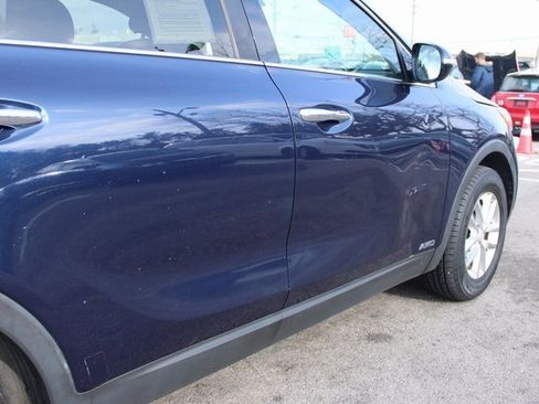 Used 2016 Kia Sorento LX image 48