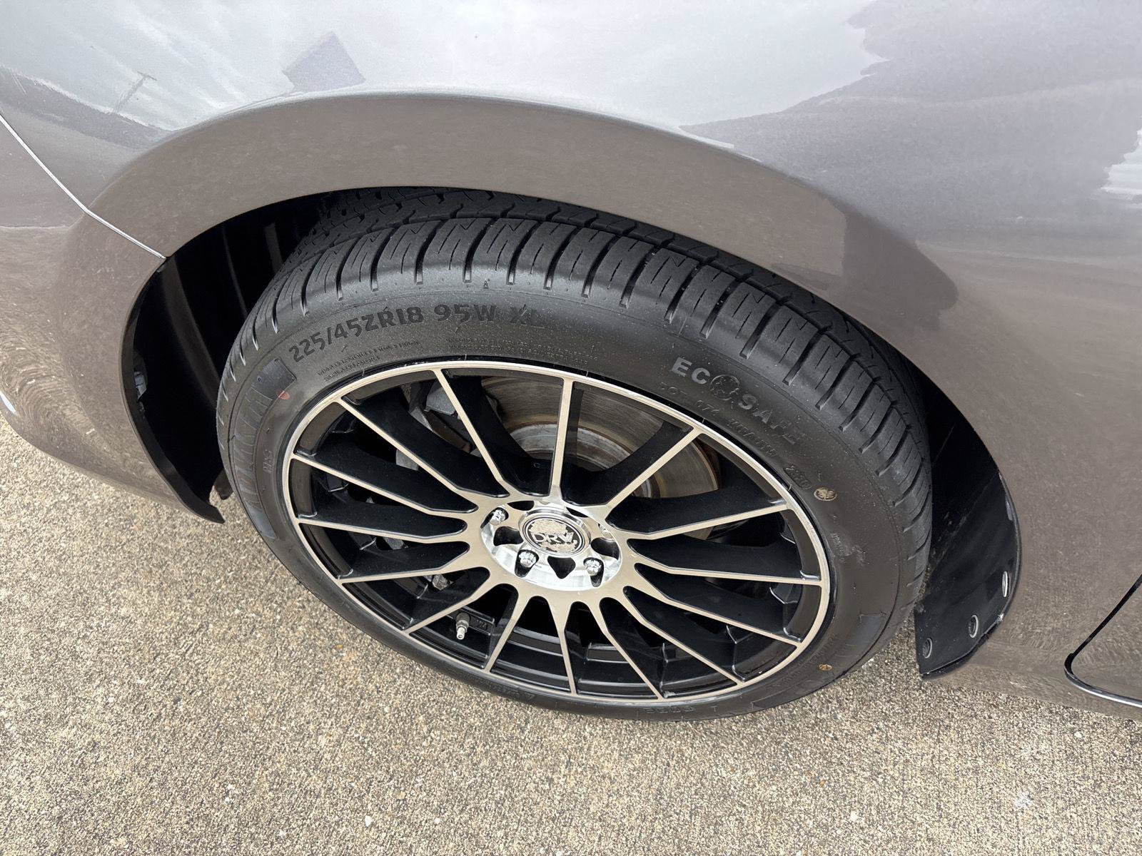 Used 2015 Toyota Camry SE FWD image 19