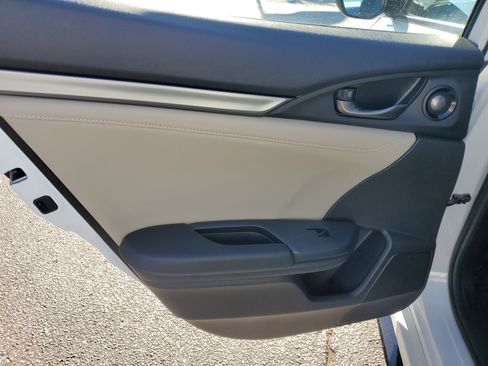 Used 2019 Honda Civic Sport Touring image 14