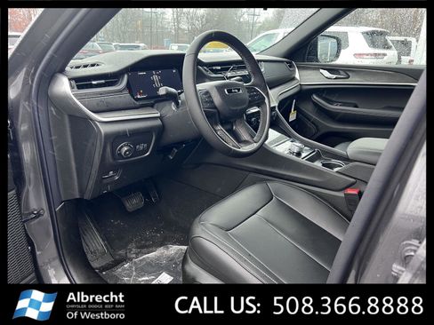 New 2025 Jeep Grand Cherokee Limited w/ Trailer Tow Package image 9