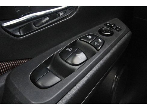 Used 2021 Nissan Kicks SR w/ Interior Electronics Package FWD image 22