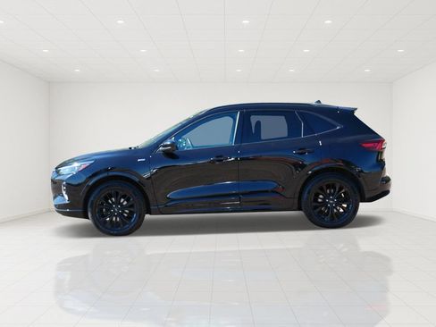 Certified 2023 Ford Escape ST-Line Elite w/ Premium Technology Package AWD/4WD image 5