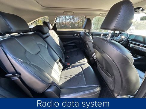 Used 2025 Kia Sorento S w/ Panoramic Sunroof Package image 23
