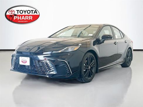 New 2026 Toyota Camry Hybrid FWD image 1