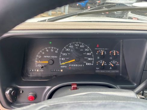 Used 1997 Chevrolet Suburban 2500 w/ Preferred Equipment Group 3 AWD/4WD image 19