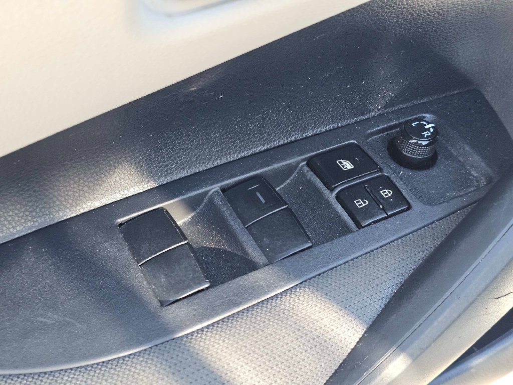 Used 2021 Toyota Corolla LE FWD image 14