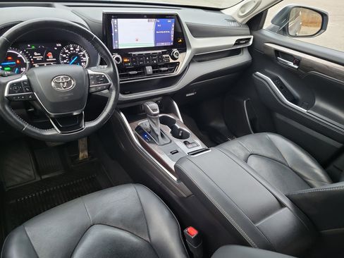 Used 2021 Toyota Highlander Platinum image 20