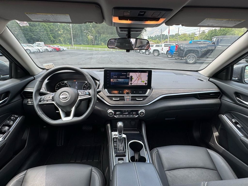 Used 2024 Nissan Altima 2.5 SL FWD image 17