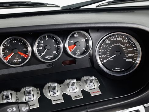 Used 2006 Ford GT RWD image 19