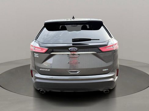 Used 2019 Ford Edge SE image 5