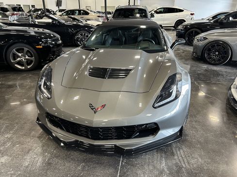 Used 2016 Chevrolet Corvette Z06 w/ 3LZ Preferred Equipment Group image 6