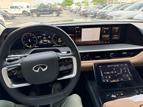 Certified 2025 INFINITI QX80 Sensory AWD/4WD image 3