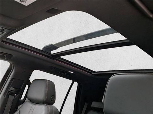 Used 2022 Chevrolet Tahoe RST w/ Luxury Package image 19