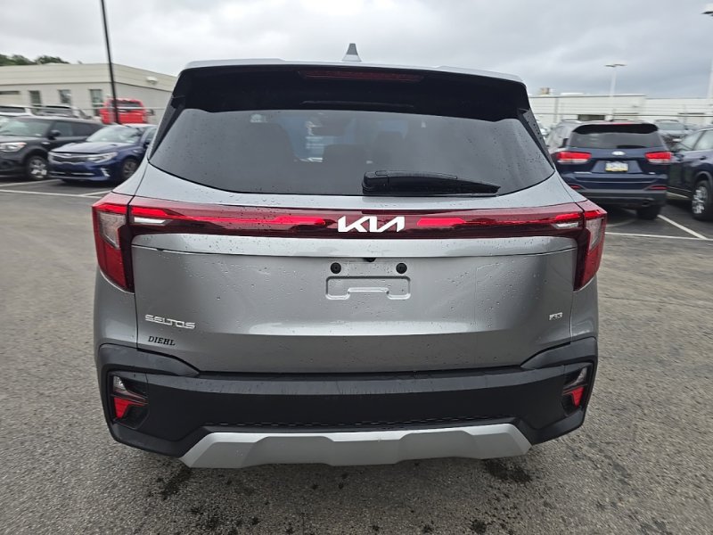 Used 2024 Kia Seltos LX AWD/4WD image 6