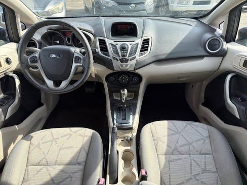 Used 2013 Ford Fiesta SE image 18