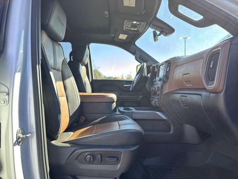 Used 2022 Chevrolet Silverado 3500 High Country w/ Z71 Off-Road Package image 31