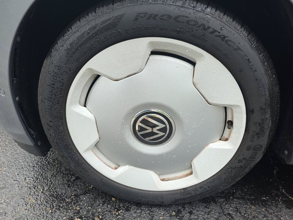 Used 2025 Volkswagen ID. Buzz 1st Edition AWD/4WD image 17