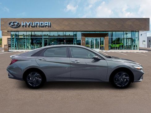 New 2026 Hyundai Elantra Sport image 9