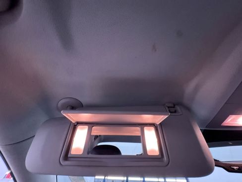 Used 2011 Buick Regal CXL image 29