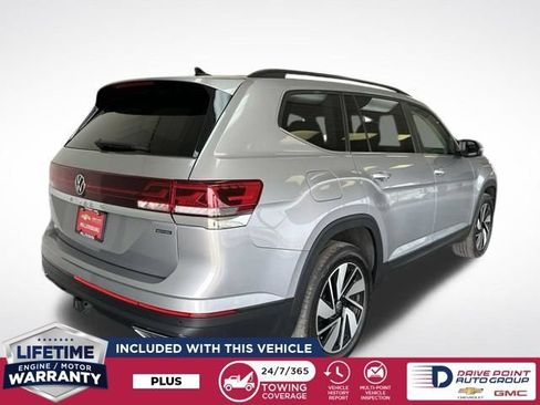 Used 2025 Volkswagen Atlas SE AWD/4WD image 3