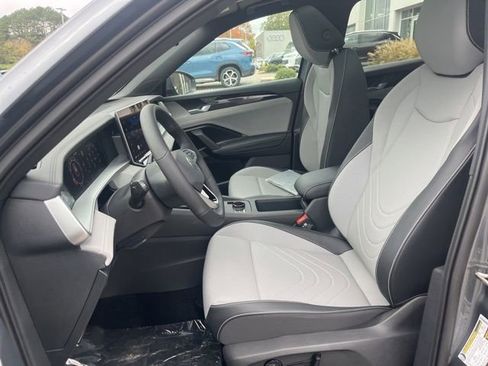 New 2026 Volkswagen Tiguan SE R-Line image 20