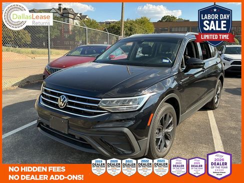 Used 2023 Volkswagen Tiguan SE FWD image 1
