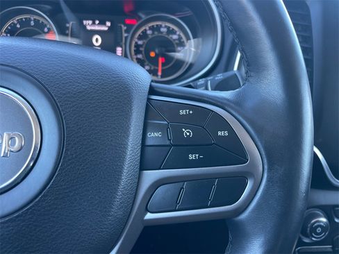 Used 2019 Jeep Cherokee Latitude Plus w/ Cold Weather Group image 26