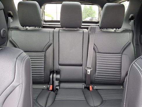New 2026 Land Rover Discovery S AWD/4WD image 6