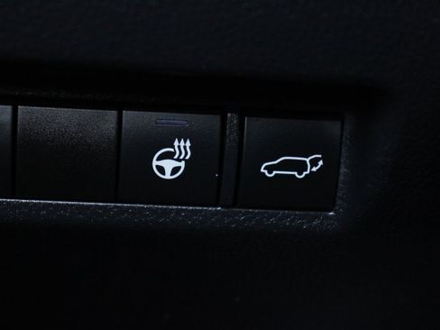 Certified 2022 Toyota RAV4 XLE image 28