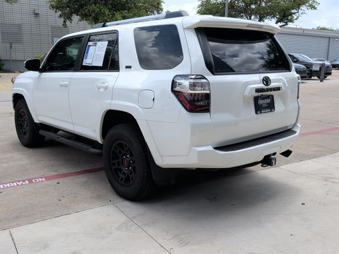 Used 2023 Toyota 4Runner SR5 Premium w/ Moonroof Package AWD/4WD image 8