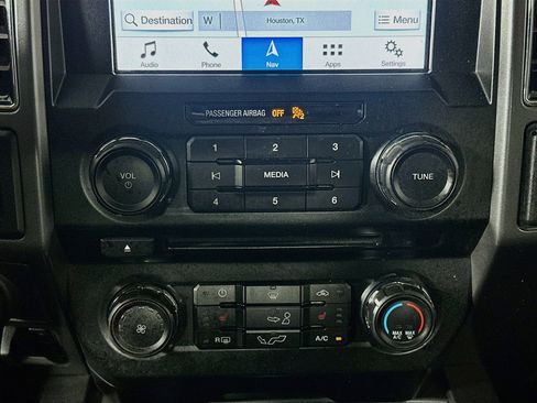 Used 2018 Ford F150 XLT w/ Equipment Group 302A Luxury AWD/4WD image 23