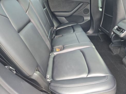 Used 2022 Tesla Model Y Performance image 18