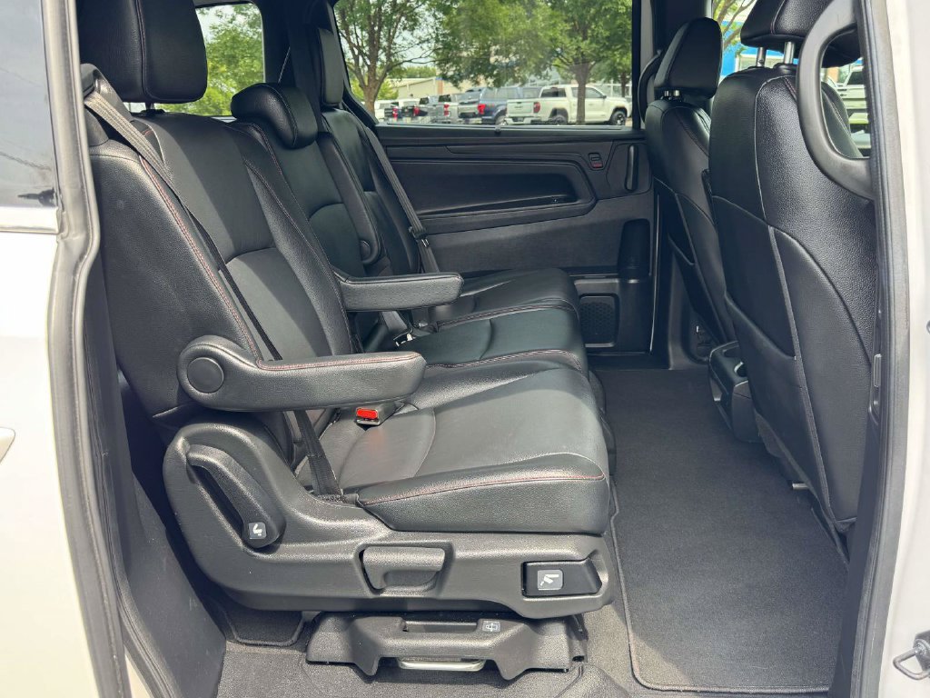 Used 2025 Honda Odyssey Sport-L image 16