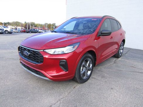 Used 2023 Ford Escape ST-Line w/ Tech Pack #1 AWD/4WD image 2