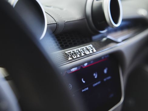 Used 2019 Ferrari Portofino image 22