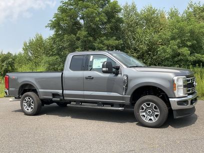 New 2025 Ford F350 XLT