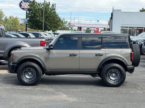 Used 2025 Ford Bronco Badlands AWD/4WD image 2