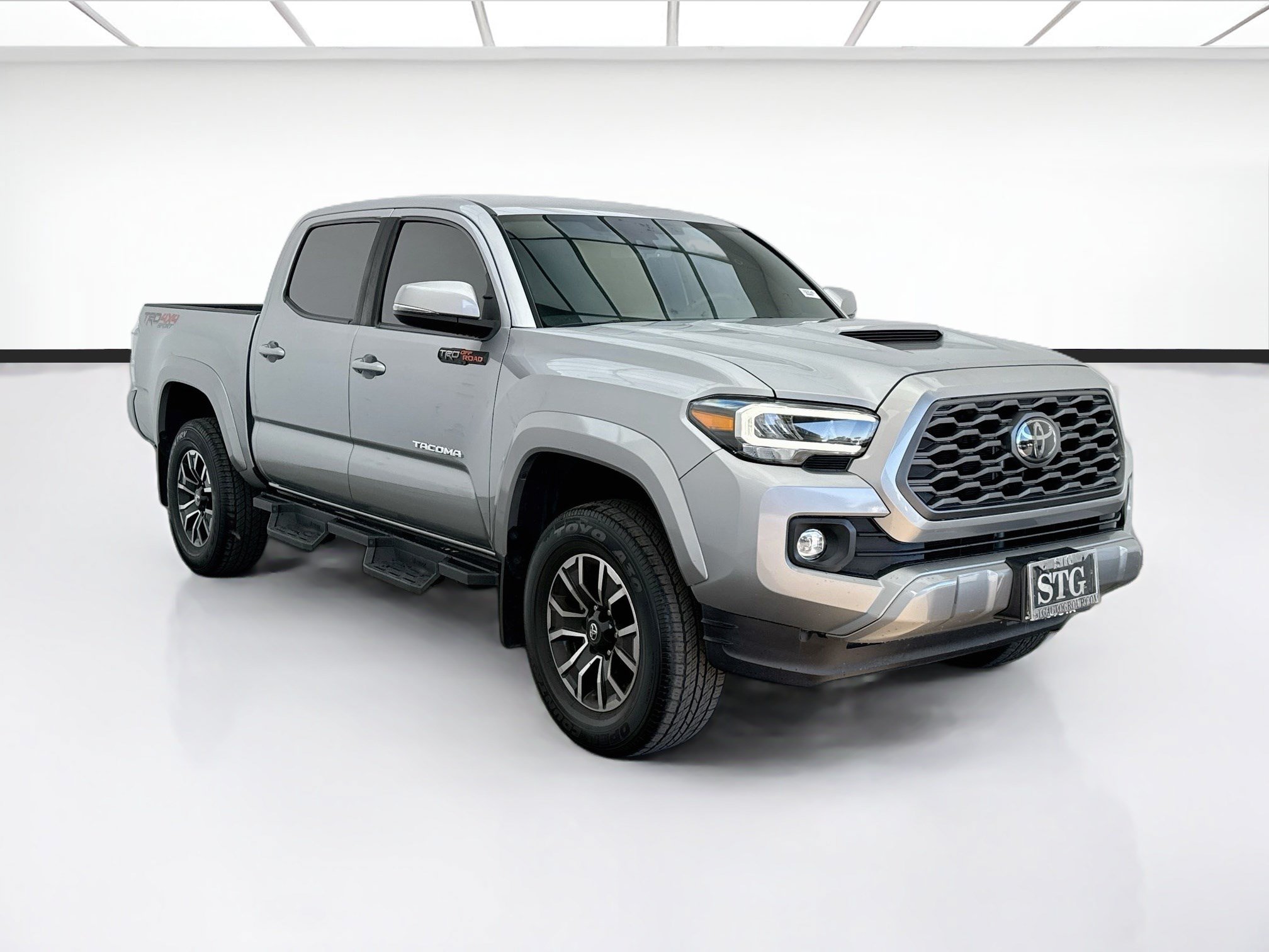 Used 2021 Toyota Tacoma TRD Sport w/ Technology Package AWD/4WD image 3