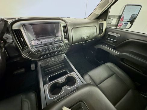 Used 2019 Chevrolet Silverado 2500 LTZ w/ Duramax Plus Package AWD/4WD image 11