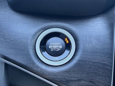 New 2025 Jeep Grand Cherokee L Limited image 11