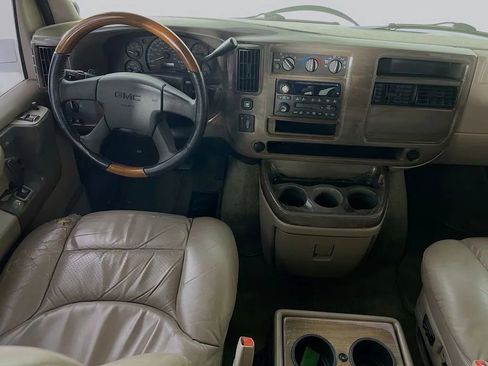 Used 2004 GMC Savana 1500 w/ Preferred Equipment Group image 20