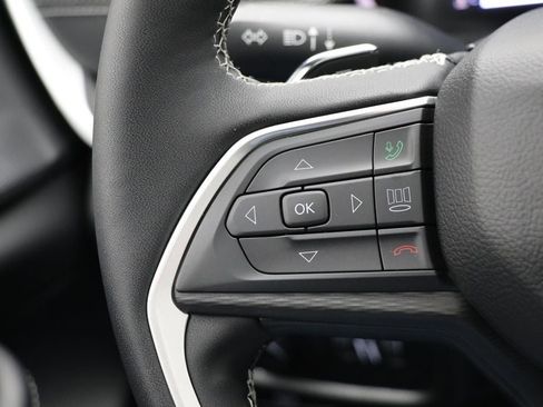 Used 2024 Jeep Grand Cherokee Altitude image 19