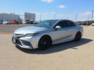 Used 2021 Toyota Camry XSE video 2