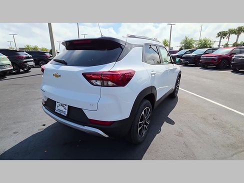 New 2026 Chevrolet TrailBlazer LT w/ Convenience Package FWD image 19