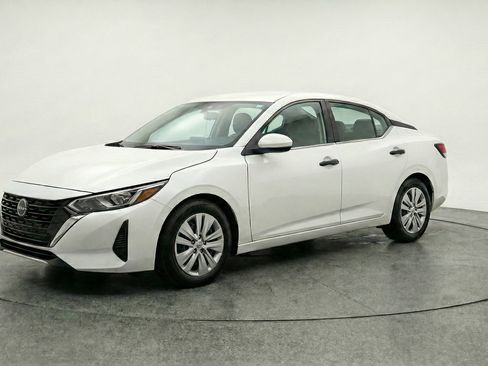 Used 2025 Nissan Sentra S FWD image 3