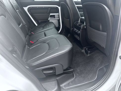 Used 2024 Land Rover Defender 130 S image 35