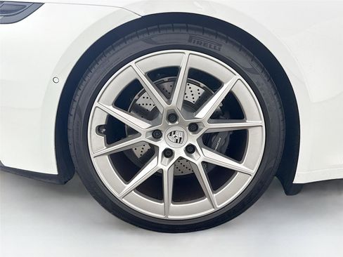 Used 2025 Porsche 911 Carrera image 25