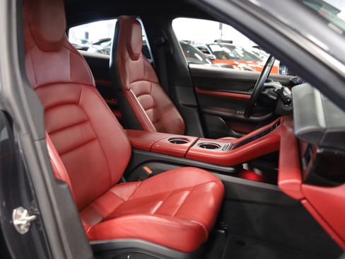 Used 2022 Porsche Taycan RWD image 36