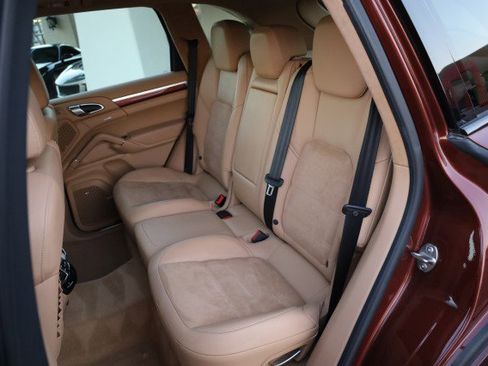 Used 2013 Porsche Cayenne GTS image 39