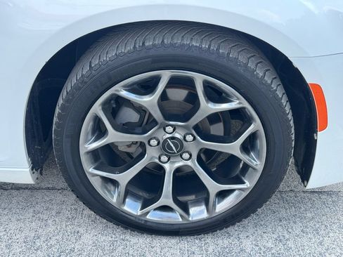 Used 2015 Chrysler 300 S w/ 300S Premium Group RWD image 13